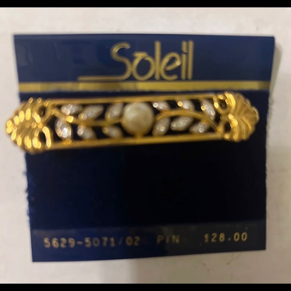 SOLEIL VintageGold Tone Rhinestone Crystals Faux Pearl Brooch